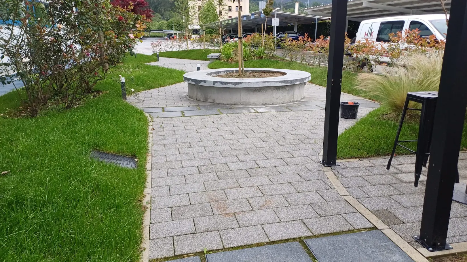 Fachada y Escalera Cerámica Premium